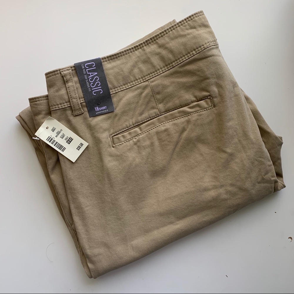 Aeropostale Classic Low Rise Khaki Pants